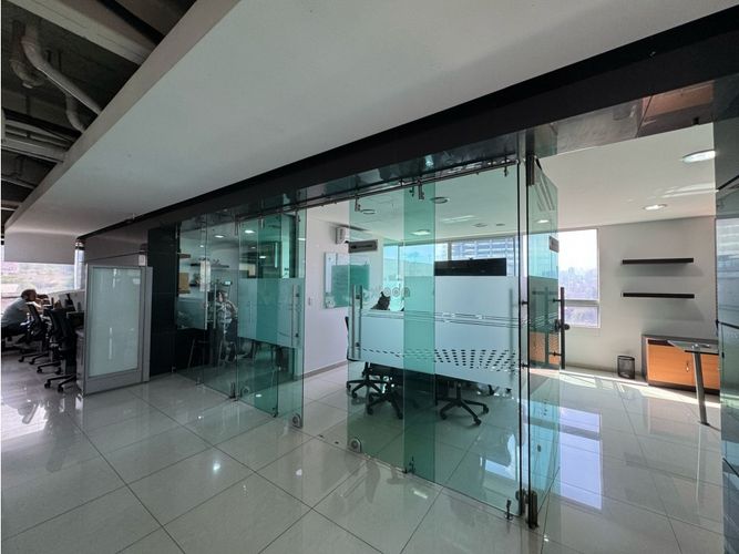 Oficina en venta en Las Palmas, Medellín, 236 m² · foto 2 de 20