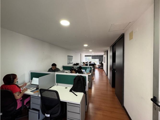 Oficina en venta en Las Palmas, Medellín, 236 m² · foto 8 de 20