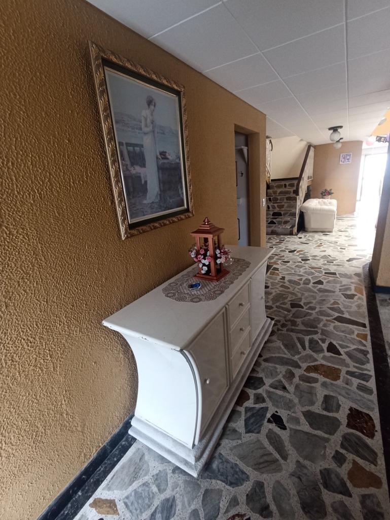 Casa en venta en Cedritos, Bogotá · foto 2 de 15