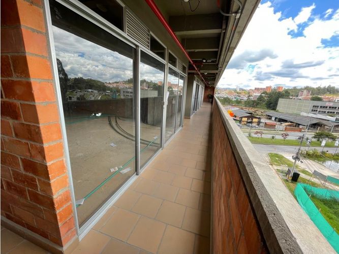 Oficina en venta en Cuatro Esquinas, Rionegro, 88 m² · foto 3 de 9