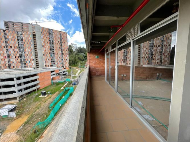 Oficina en venta en Cuatro Esquinas, Rionegro, 88 m² · foto 4 de 9