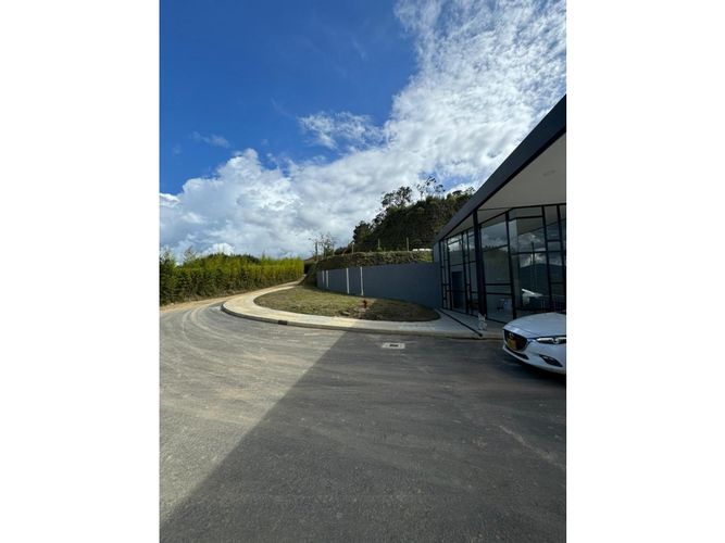 Lote en venta en La Mosquita, Rionegro, 2079 m² · foto 2 de 4