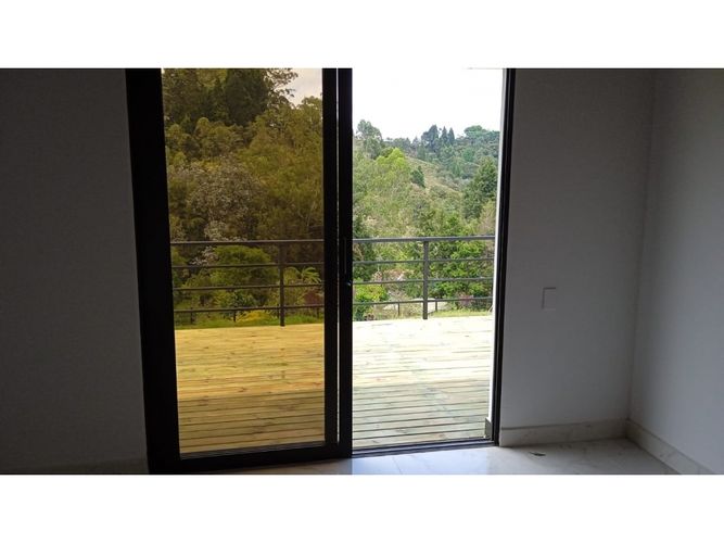 Casa de 3 alcobas en venta en Guarne, 220 m² · foto 5 de 13