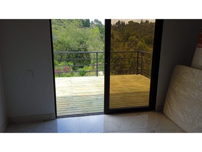 Casa de 3 alcobas en venta en Guarne, 220 m² · foto 6 de 13
