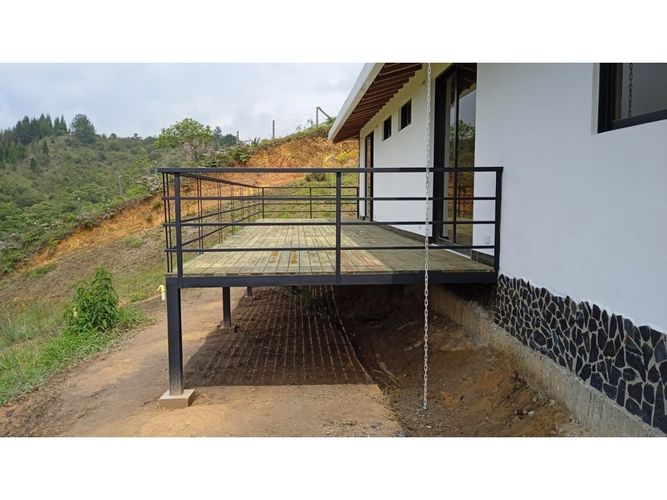 Casa de 3 alcobas en venta en Guarne, 220 m² · foto 9 de 13
