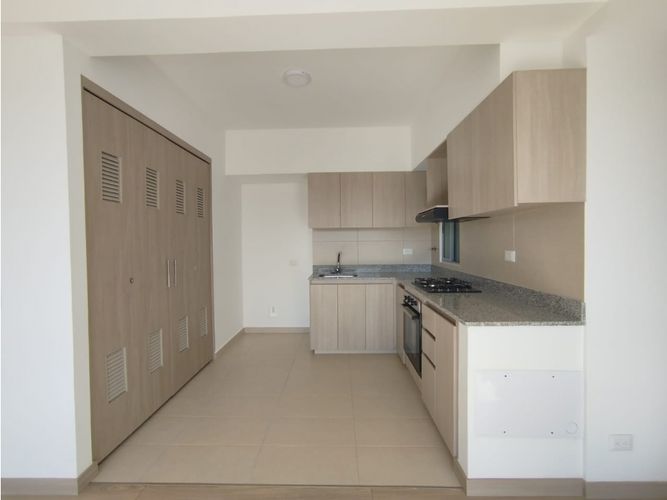 Apartamento de 3 alcobas en venta en El Porvenir, Rionegro, 77 m² · foto 4 de 13
