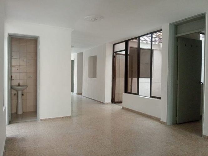 Casa de 4 alcobas en venta en Laureles, Medellín, 147 m² · foto 2 de 19