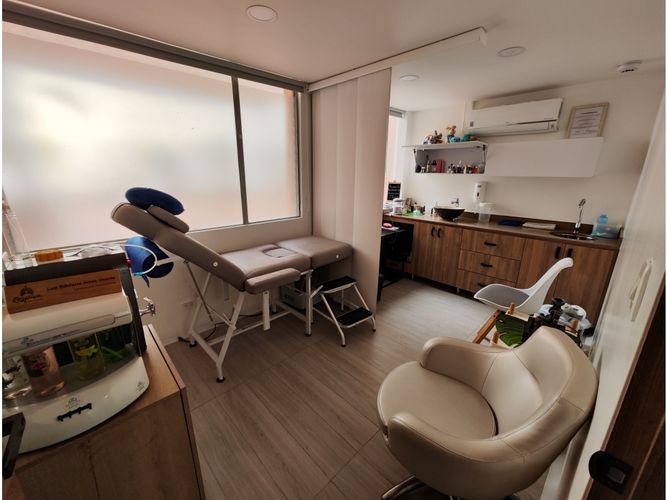 Consultorio en venta en Bolivariana, Medellín, 38 m² · foto 3 de 10