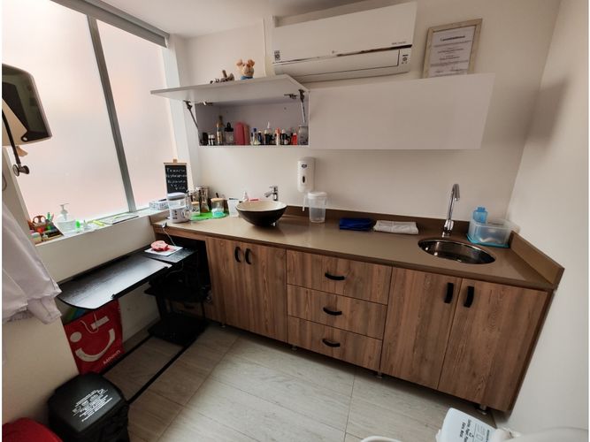 Consultorio en venta en Bolivariana, Medellín, 38 m² · foto 4 de 10