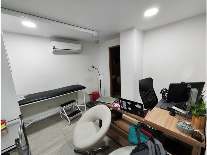 Consultorio en venta en Bolivariana, Medellín, 38 m² · foto 7 de 10