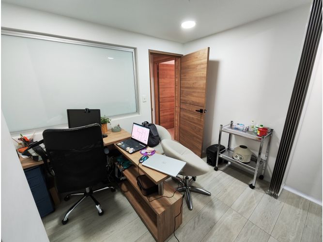 Consultorio en venta en Bolivariana, Medellín, 38 m² · foto 9 de 10