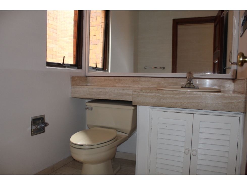 Apartamento en venta en Los Rosales, Bogotá · foto 8 de 17
