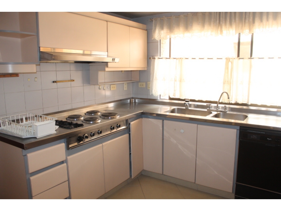 Apartamento en venta en Los Rosales, Bogotá · foto 13 de 17