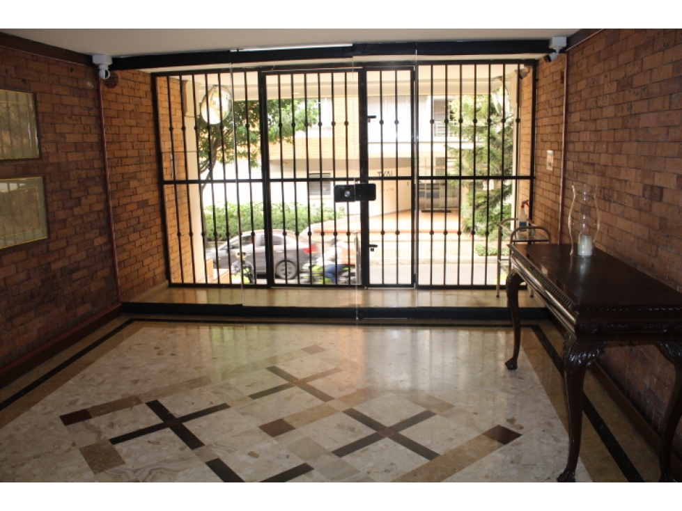 Apartamento en venta en Los Rosales, Bogotá · foto 15 de 17