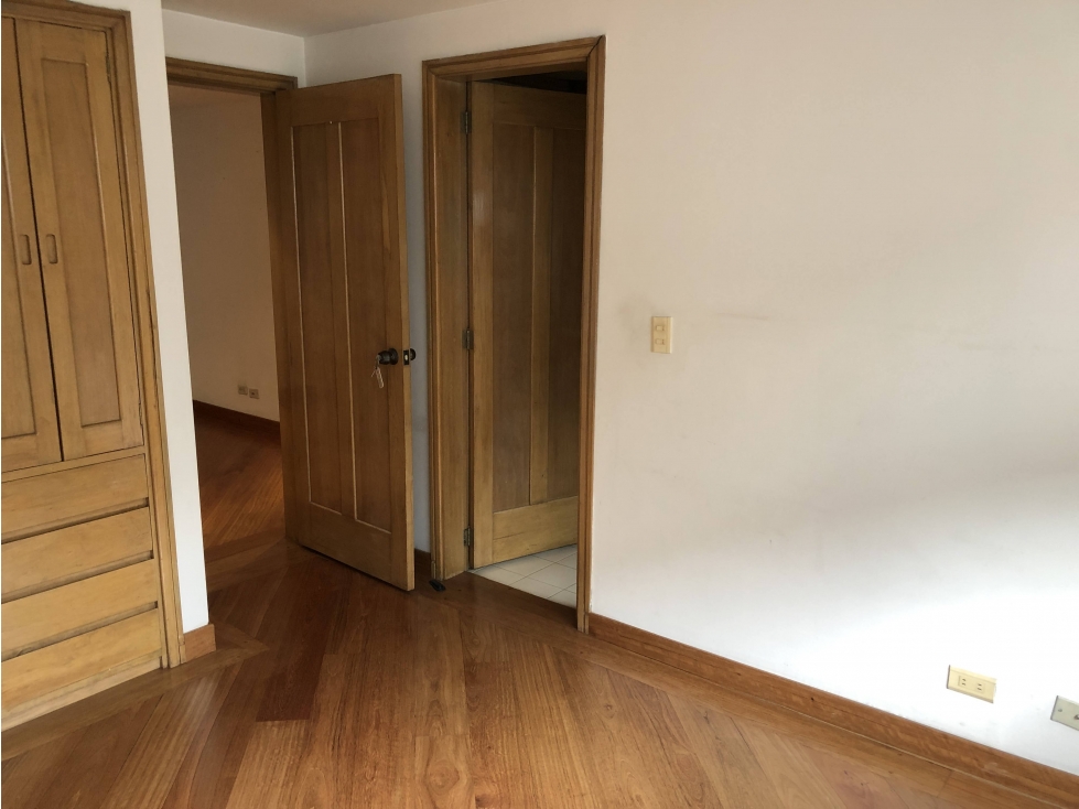 Apartamento en venta en Los Rosales, Bogotá · foto 6 de 19