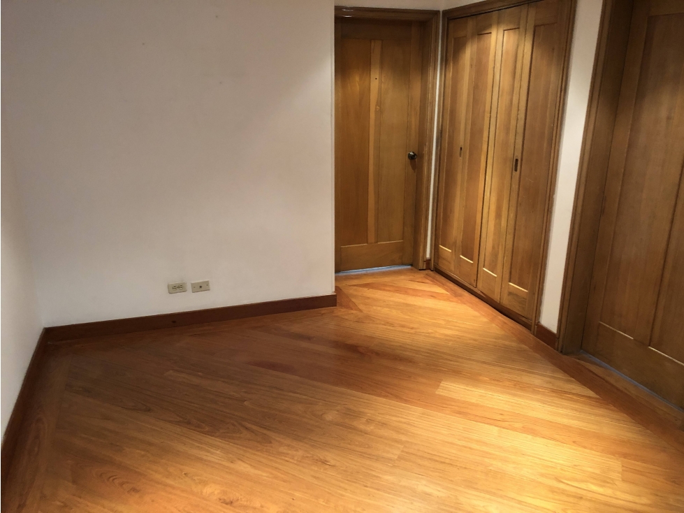 Apartamento en venta en Los Rosales, Bogotá · foto 11 de 19
