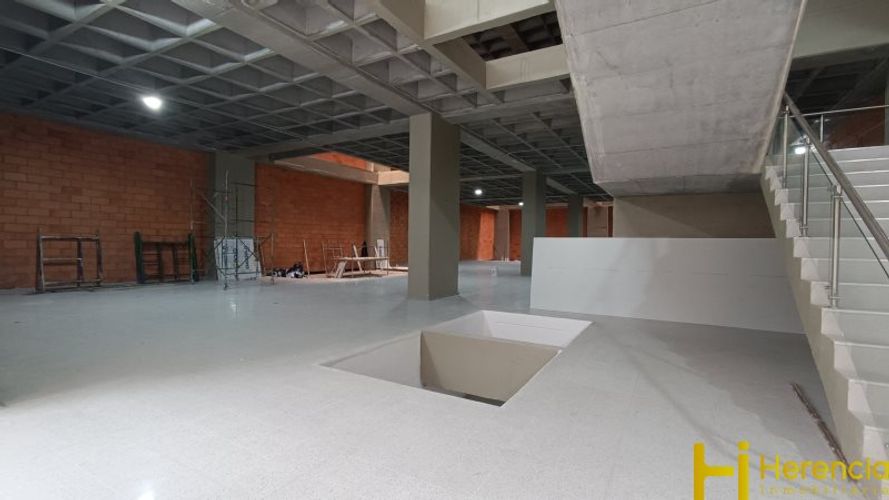 Bodega en arriendo en Perpetuo Socorro, Medellín, 3000 m² · foto 2 de 24