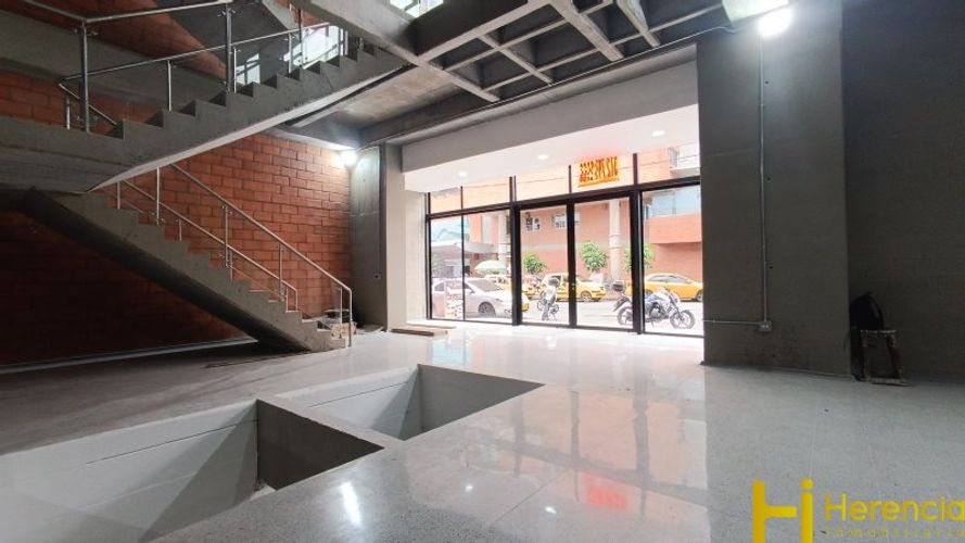 Bodega en arriendo en Perpetuo Socorro, Medellín, 3000 m² · foto 4 de 24