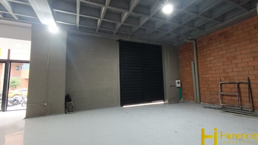 Bodega en arriendo en Perpetuo Socorro, Medellín, 3000 m² · foto 5 de 24
