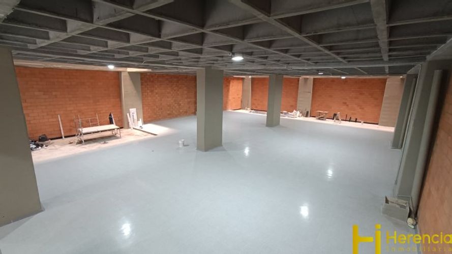 Bodega en arriendo en Perpetuo Socorro, Medellín, 3000 m² · foto 10 de 24