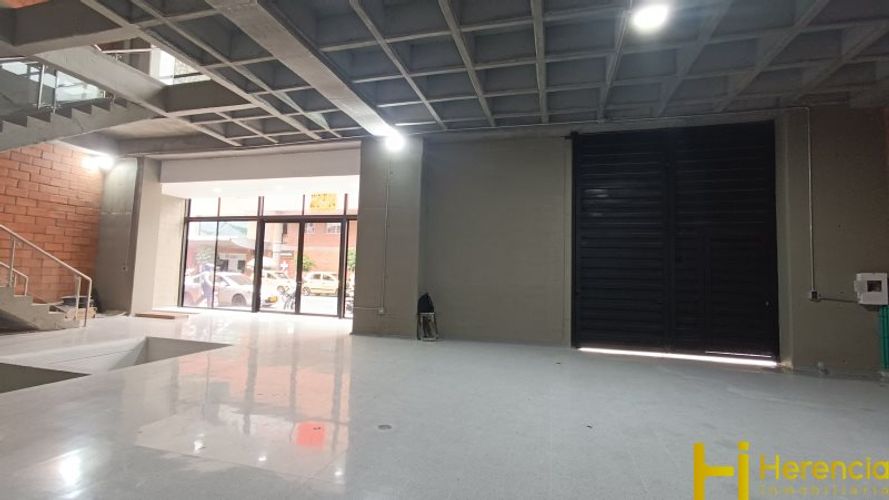 Bodega en arriendo en Perpetuo Socorro, Medellín, 3000 m² · foto 11 de 24