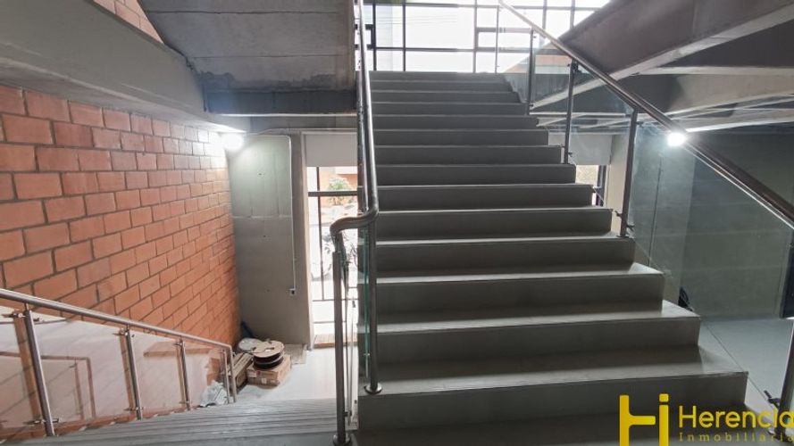 Bodega en arriendo en Perpetuo Socorro, Medellín, 3000 m² · foto 13 de 24