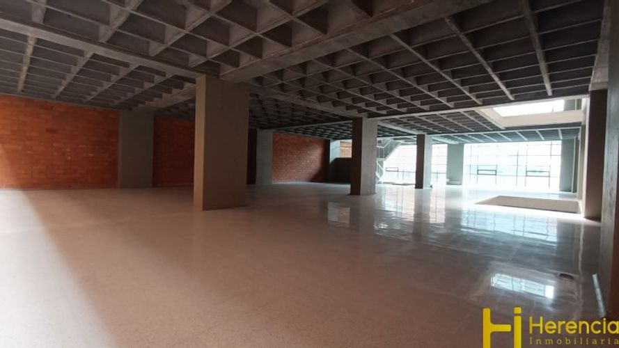 Bodega en arriendo en Perpetuo Socorro, Medellín, 3000 m² · foto 16 de 24