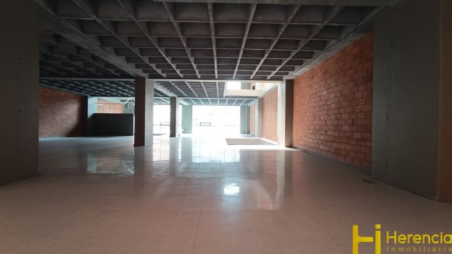 Bodega en arriendo en Perpetuo Socorro, Medellín, 3000 m² · foto 17 de 24