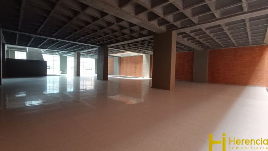 Bodega en arriendo en Perpetuo Socorro, Medellín, 3000 m² · foto 18 de 24