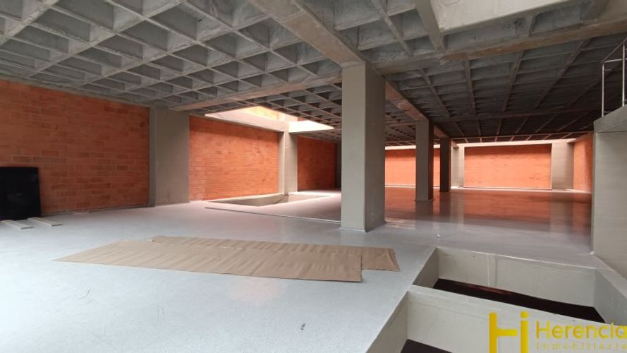 Bodega en arriendo en Perpetuo Socorro, Medellín, 3000 m² · foto 20 de 24