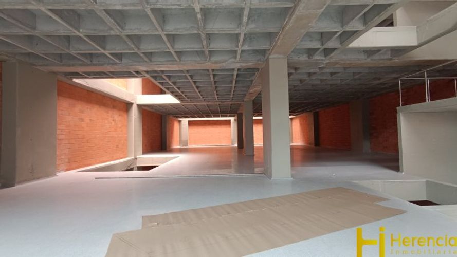 Bodega en arriendo en Perpetuo Socorro, Medellín, 3000 m² · foto 21 de 24