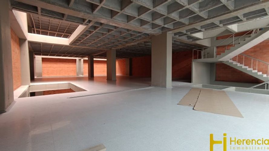 Bodega en arriendo en Perpetuo Socorro, Medellín, 3000 m² · foto 22 de 24