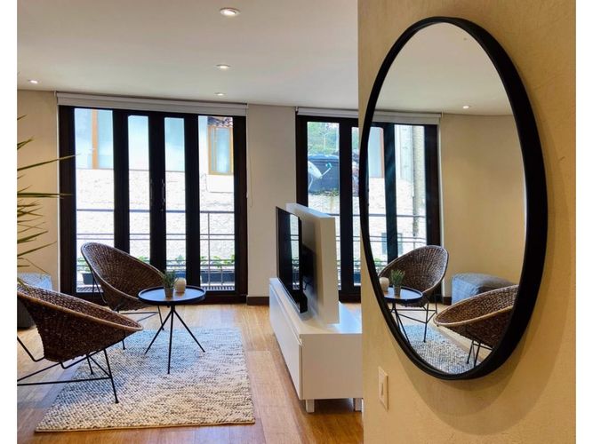 Apartaestudio en venta en La Candelaria, Bogotá, 44 m² · foto 2 de 13