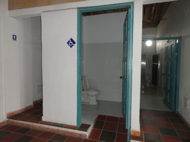 Local en venta en Quintas Del Llanito, Girón, 39 m² · foto 18 de 20