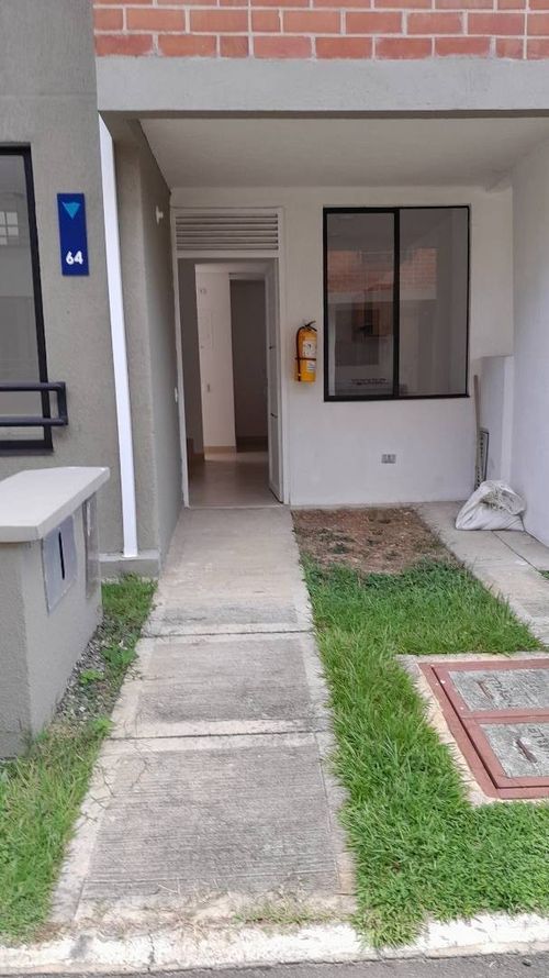 Casa de 3 alcobas en venta en Riveras Del Rosario, Jamundí, 80 m² · foto 2 de 24