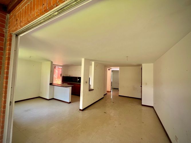 Casa de 2 alcobas en venta en El Castillo, Jamundí, 145 m² · foto 2 de 16