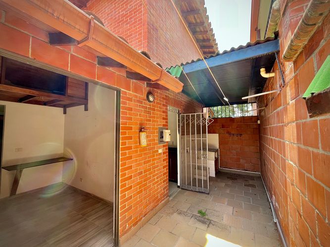 Casa de 2 alcobas en venta en El Castillo, Jamundí, 145 m² · foto 5 de 16