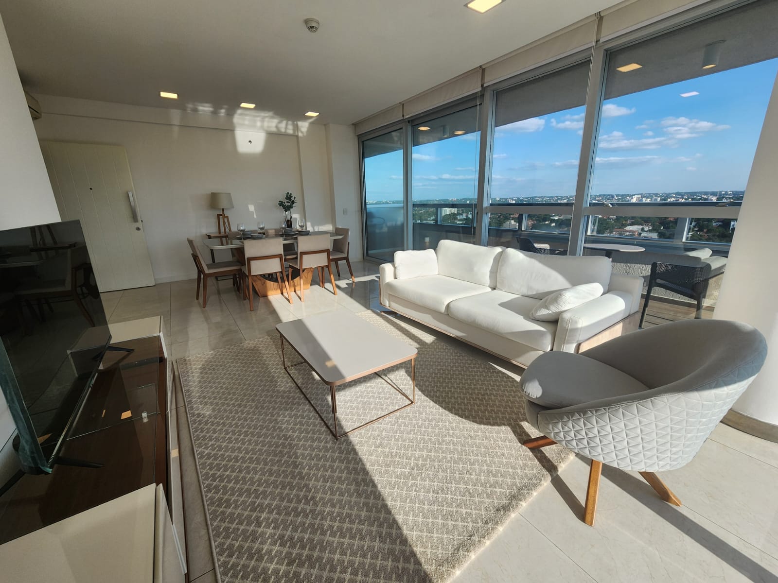 EXCLUSIVO DEPARTAMENTO FULL AMOBLADO DE 3 DORMITORIOS EN ALQUILER. — foto 3