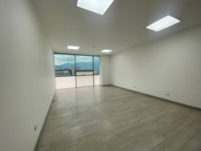 Oficina en arriendo en Primavera, Envigado, 37 m² · foto 3 de 9