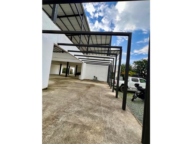 Local en arriendo en Escobero, Envigado, 450 m² · foto 10 de 12