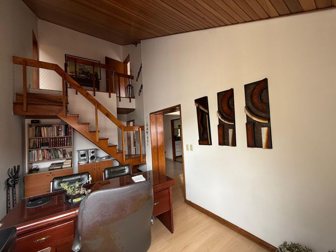 Apartamento de 3 alcobas en venta en Santa Barbara Central, Bogotá, 170 m² · foto 7 de 23