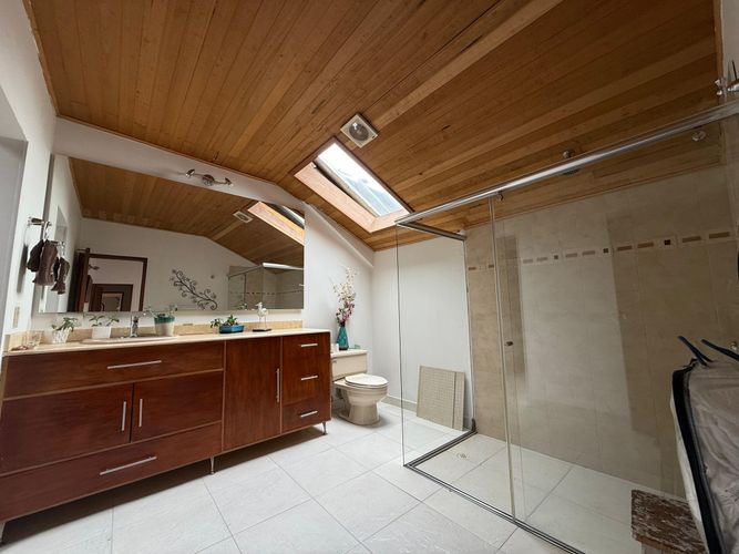 Apartamento de 3 alcobas en venta en Santa Barbara Central, Bogotá, 170 m² · foto 20 de 23