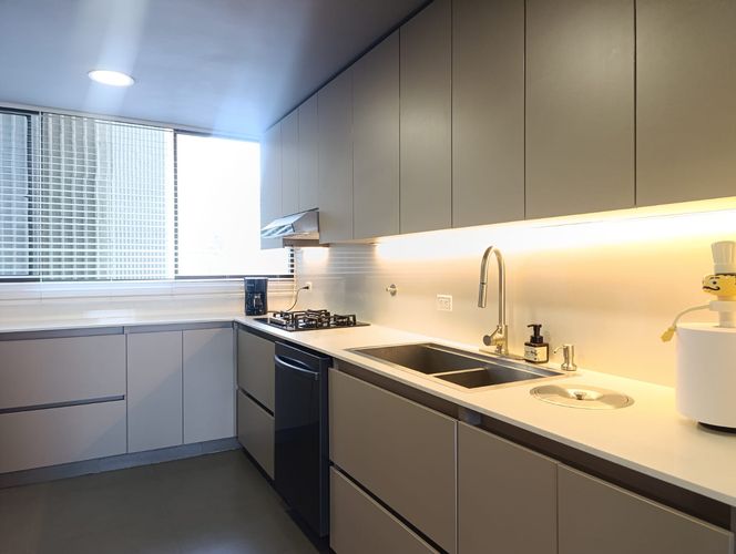 Apartamento de 4 alcobas en venta en El Poblado, Medellín, 212 m² · foto 5 de 18