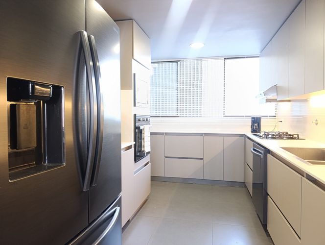 Apartamento de 4 alcobas en venta en El Poblado, Medellín, 212 m² · foto 6 de 18