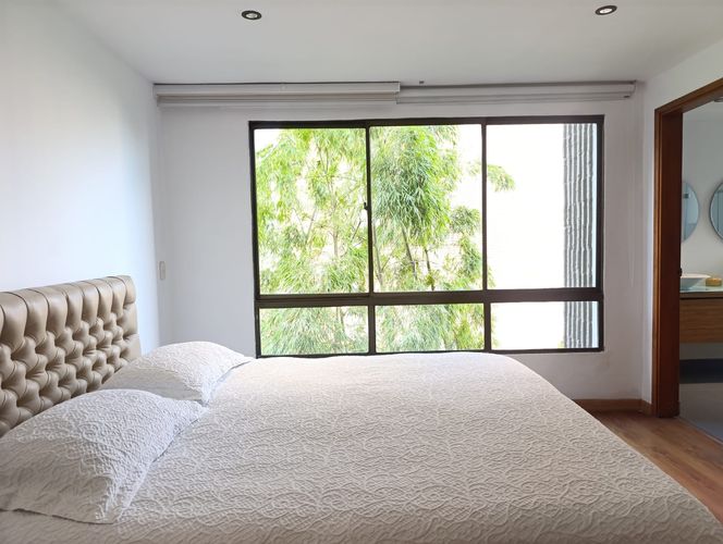 Apartamento de 4 alcobas en venta en El Poblado, Medellín, 212 m² · foto 8 de 18