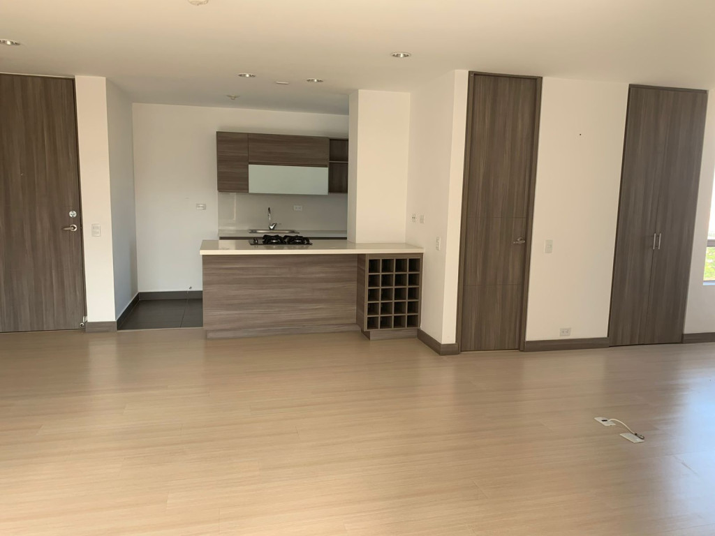 1BR Apartment in Loma del Esmeraldal (70 m²) - 2