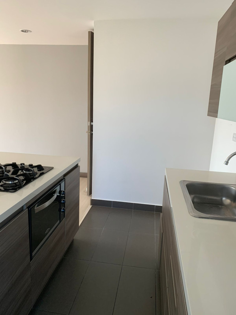 1BR Apartment in Loma del Esmeraldal (70 m²) - 3