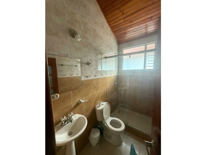 Casa de 4 alcobas en venta en Miraflores, Girardot, 350 m² · foto 7 de 20