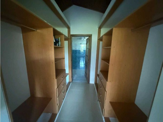 Casa de 4 alcobas en venta en Miraflores, Girardot, 350 m² · foto 15 de 20