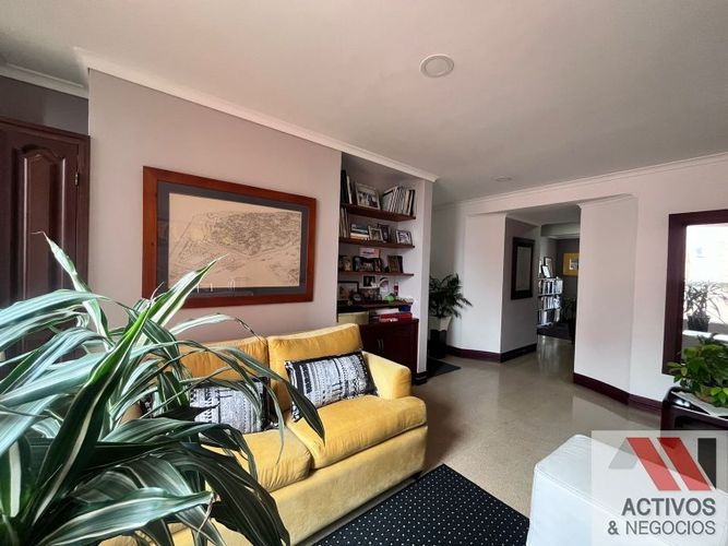 Apartamento de 4 alcobas en venta en La Florida, Medellín, 155 m² · foto 3 de 24